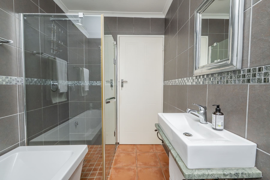 4 Bedroom Property for Sale in Protea Heights Western Cape